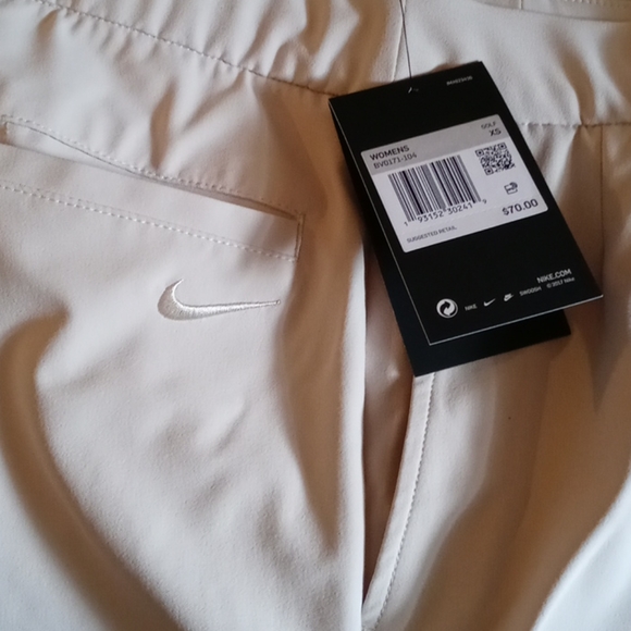 Womens Nike  golf shorts - Picture 6 of 6